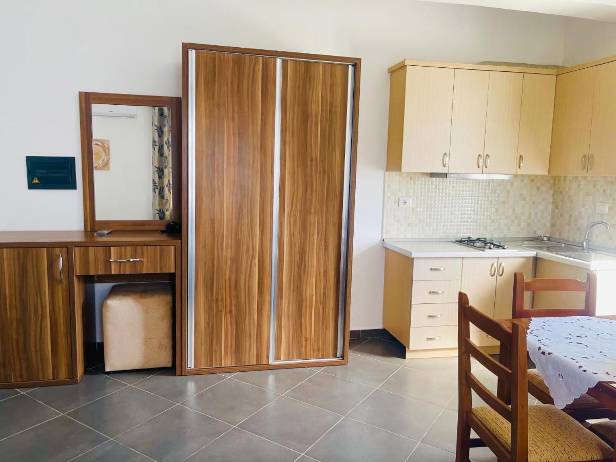Kred Hotel Orikum Kültér fotó